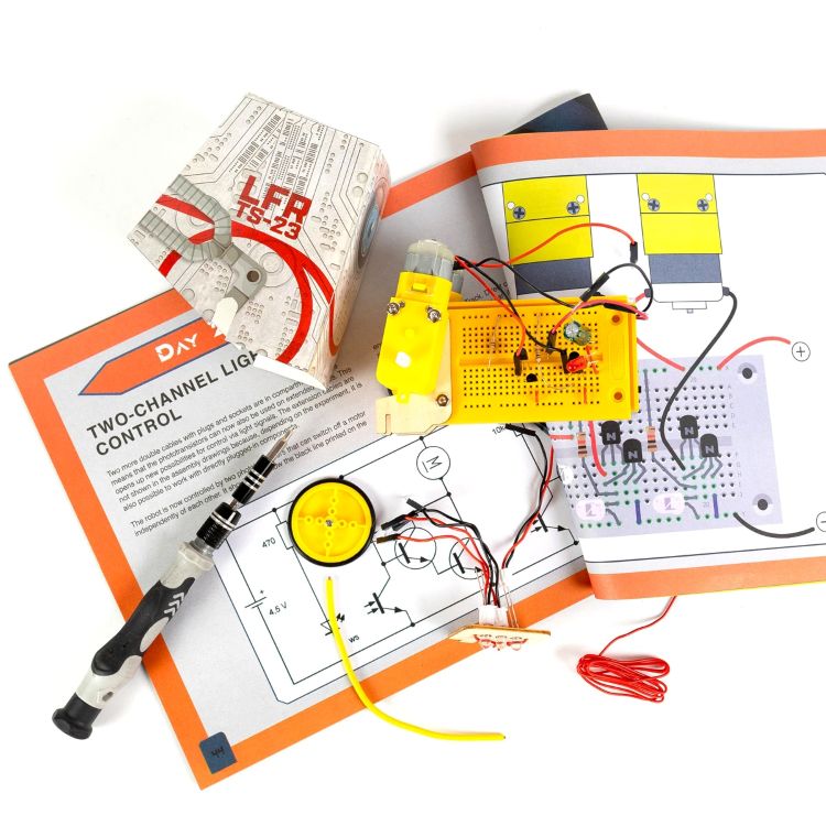 Franzis Robot Advent Calendar - Image 3